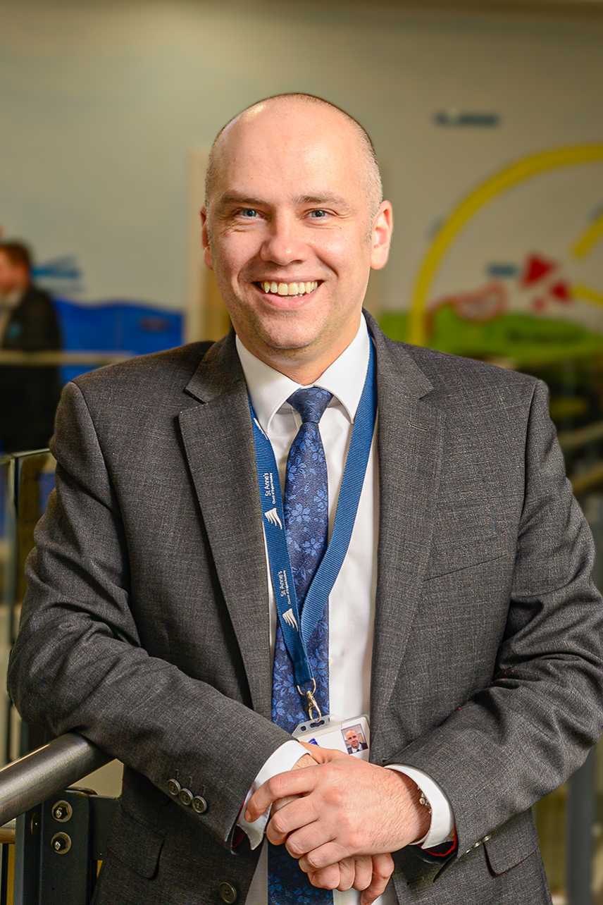 Chris  Heyes